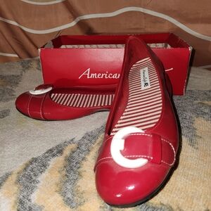 American Eagle Red Flats 6.5